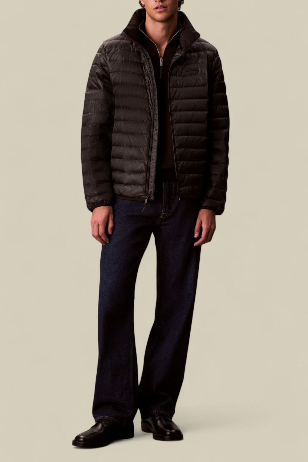 תמונת כל הלוק של מעיל פוך